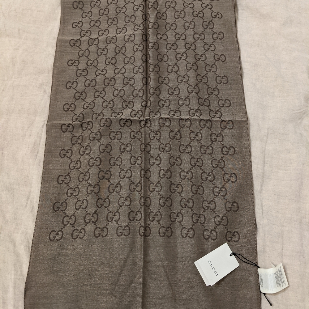 BRAND NEW Gucci scarf
